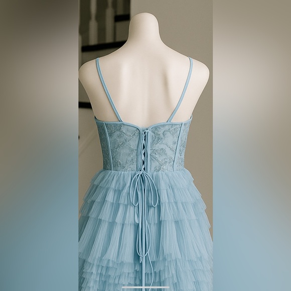 Elegant Blue Evening Gown - Picture 2 of 8